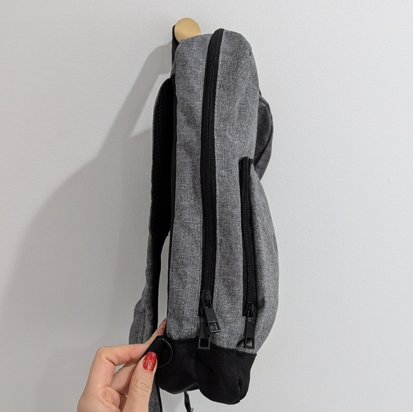 Two sections Adobe cross back backpack - Picture 3 of 3